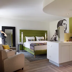 4* Отель Indigo - - Victoriaplatz By Ihg