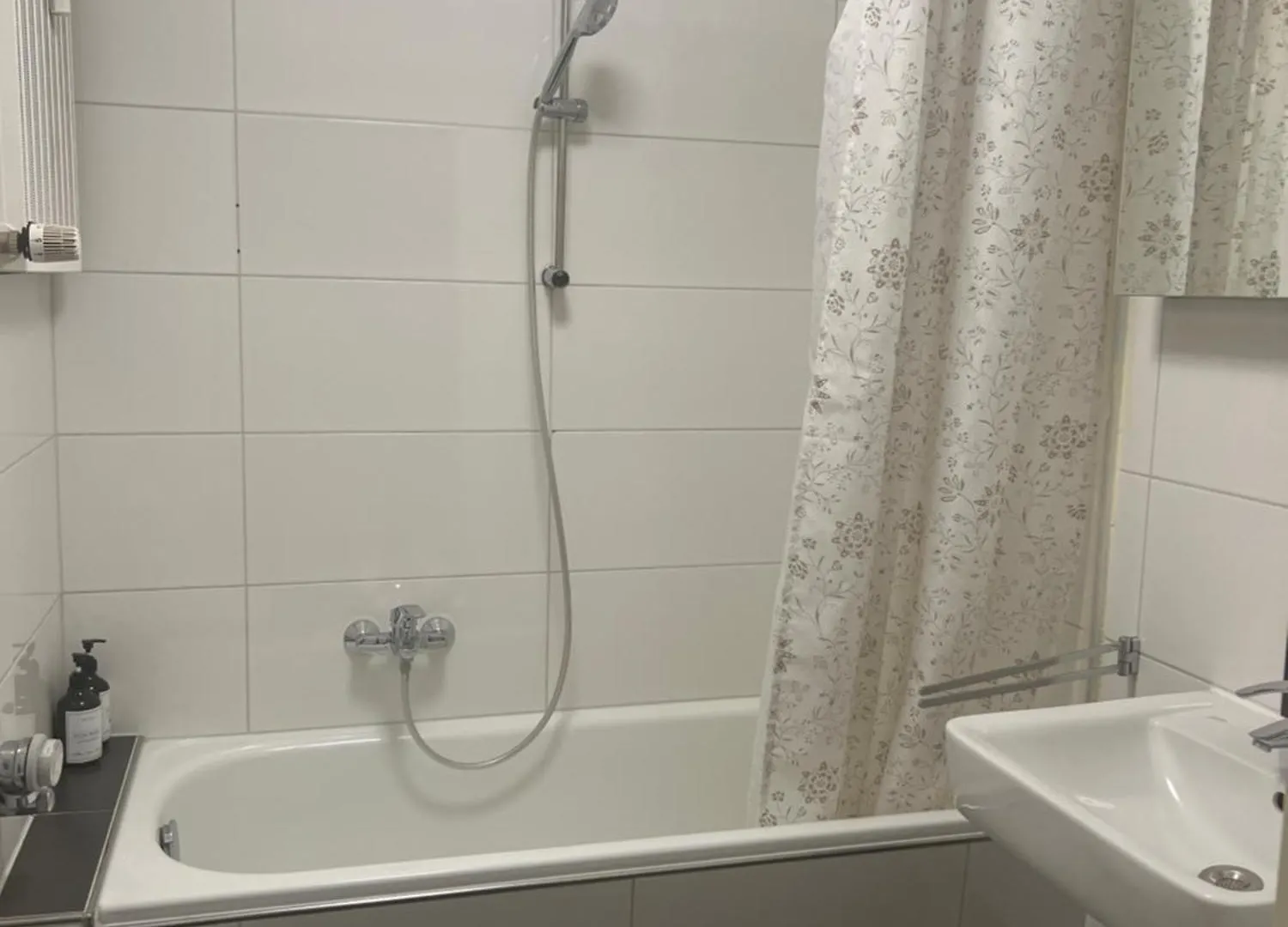 Tmj Apartment 1 Düsseldorf 0*,  Duitsland