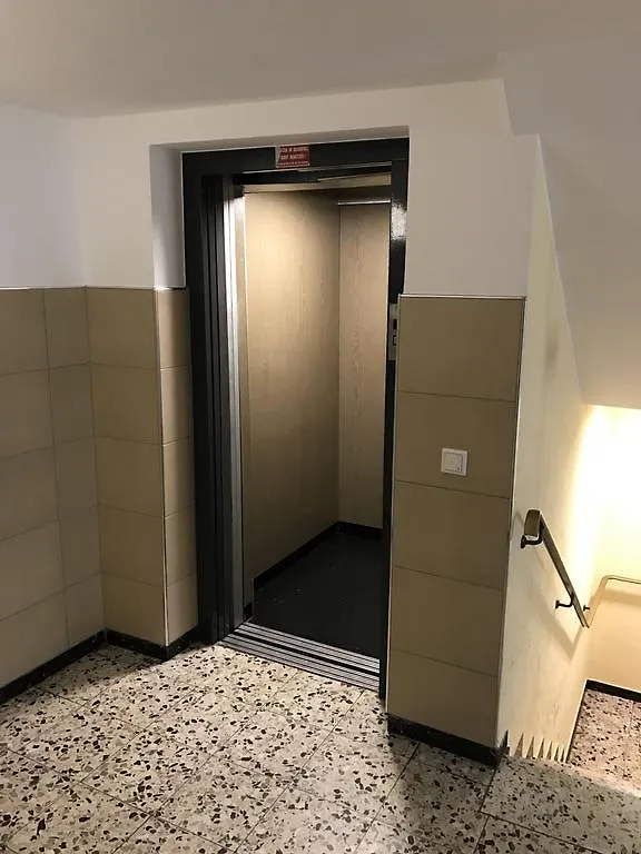 Tmj Apartment 1 Düsseldorf Duitsland
